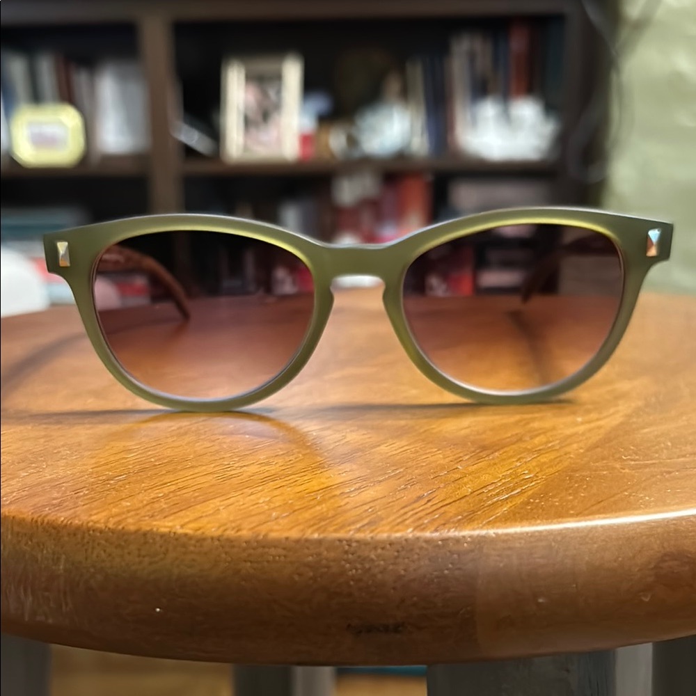 Chic Green and Brown Cat-Eye Sunglasses
